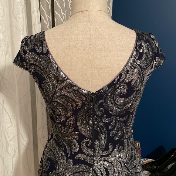Adrianna Papell Navy and Silver Cocktail Driss - Picture 5 of 16